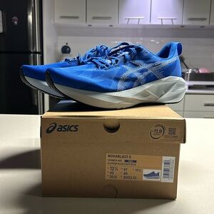 ASICS NovaBlast 5